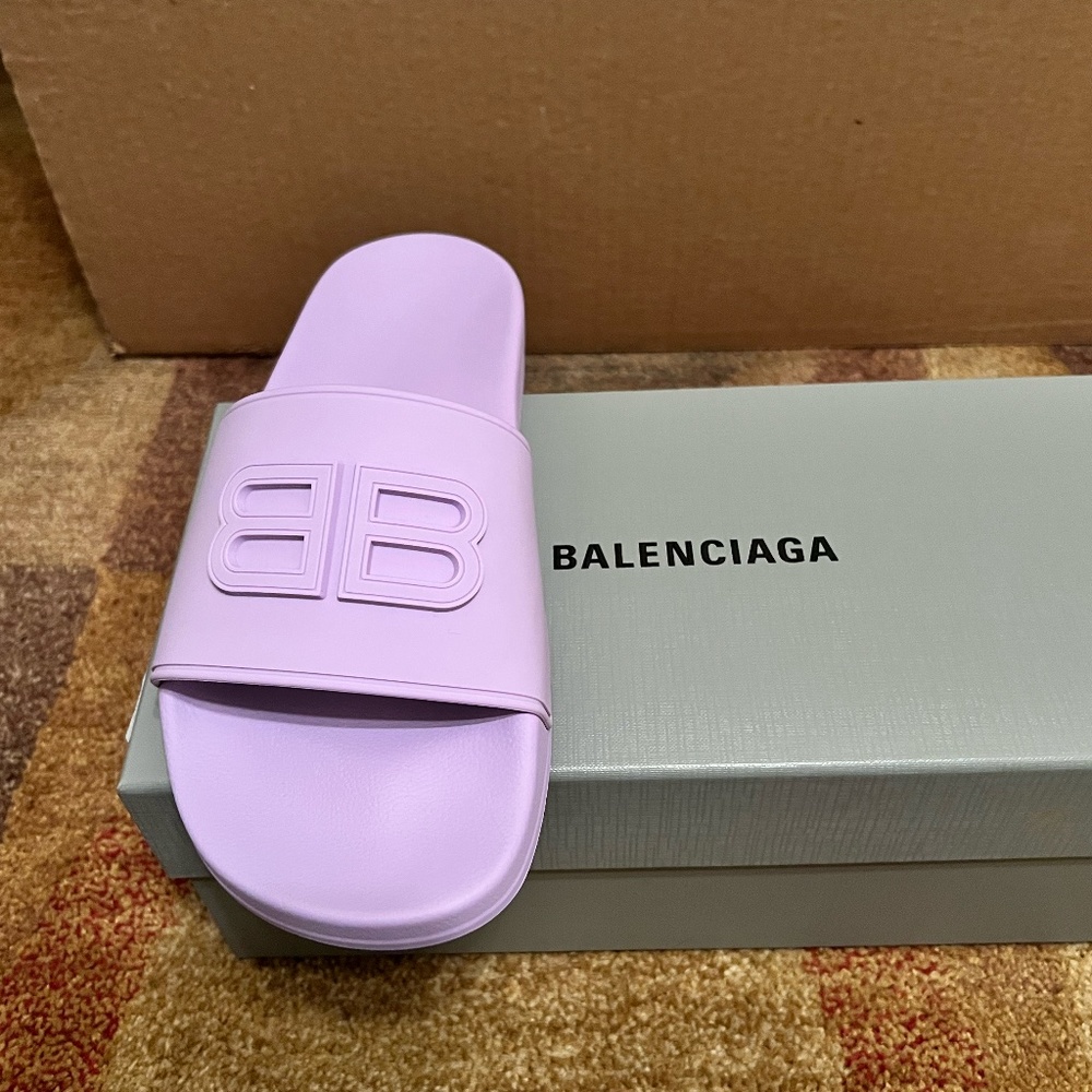 Balenciaga Pool slides
